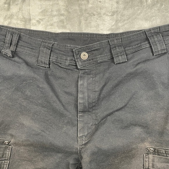 Duluth Trading Co Mens 36 Relaxed Fit Fire Hose Cargo Shorts Black Cotton - Picture 2 of 12